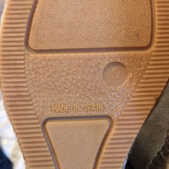 NWT Andre Assous sandal - Picture 8 of 8